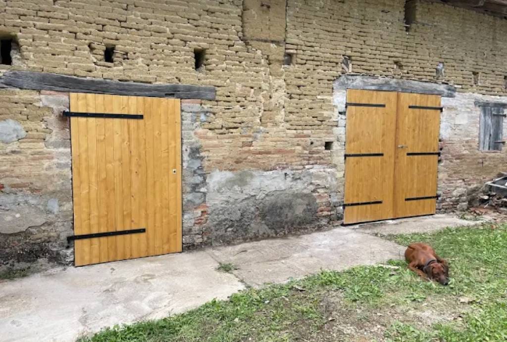 Détail dune finition bois pour un aménagement extérieur à Montauban