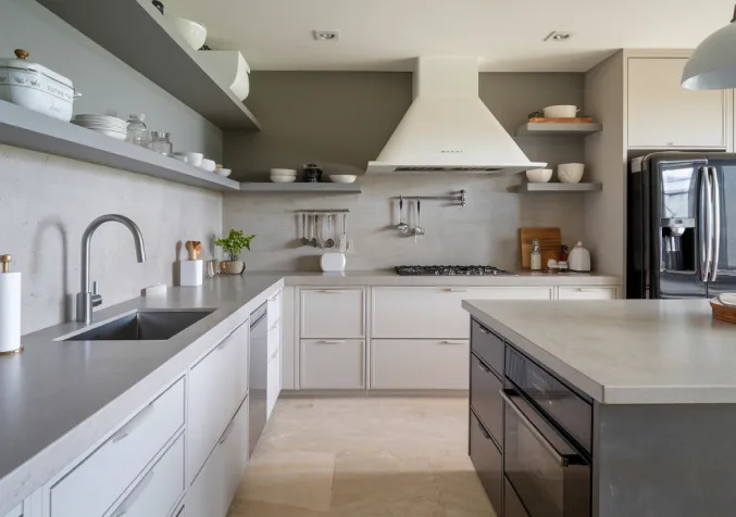 Mobilier design installé par un menuisier pour agencement intérieur Montauban