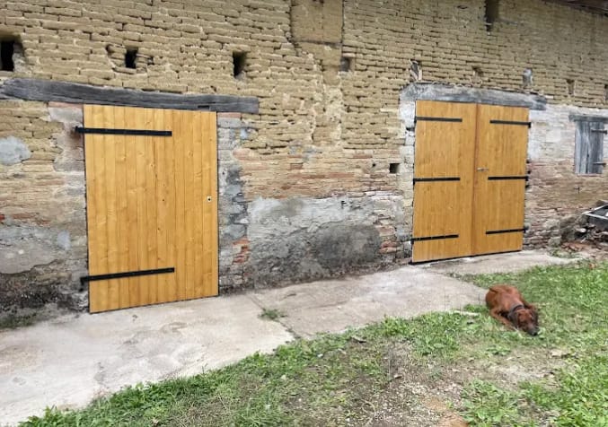 Placard sur mesure fabriqué par un menuisier Montauban dans une chambre