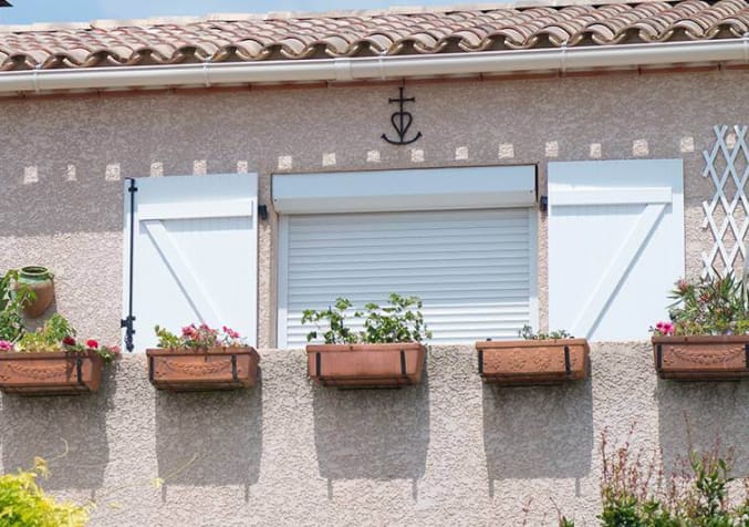 Volet roulant à Montauban installé sur baie vitrée