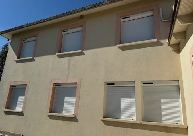 Volets roulants posés dans le cadre dun chantier de menuiserie extérieure Montauban